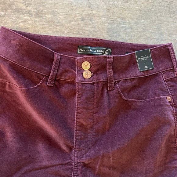 NWT Abercrombie and Fitch Jeans Women 26 Burgundy Velvet High Rise Ankle Flare - Picture 5 of 7